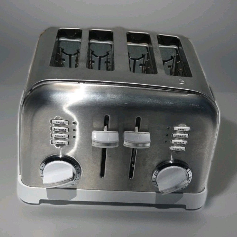 Cuisinart CPT-180P1 4 Slice Toaster - Silver White Accent  EUC Tested Working